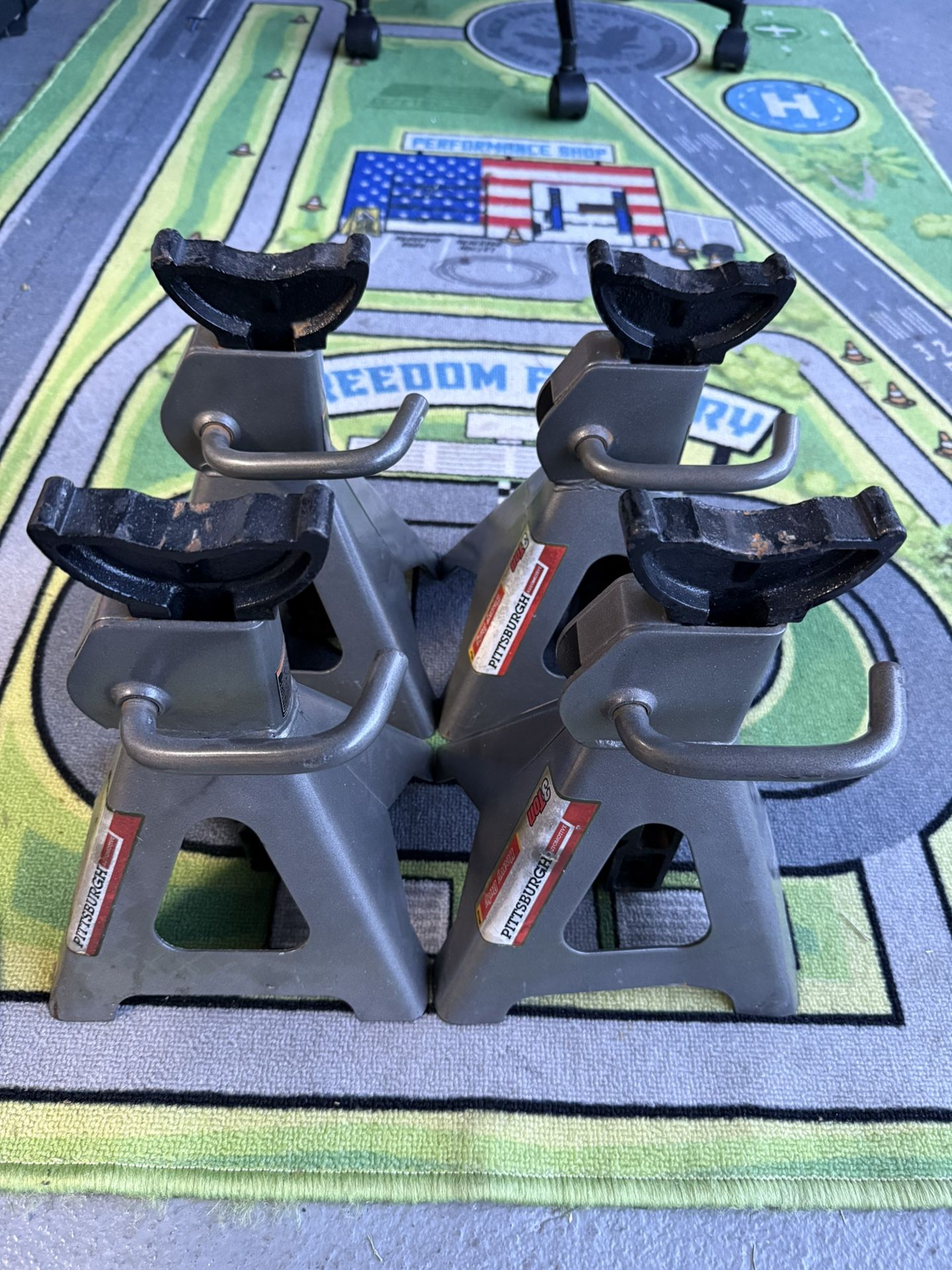 Pittsburgh 3 Ton Jack Stands