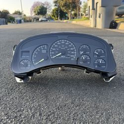 99-02 Chevy Silverado Tahoe Suburban 2500HD 3500HD GMC Sierra Yukon 2500 Cluster