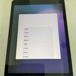 iPad 8 Space Gray 32g with case and stylus pen