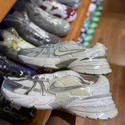 Nike V2K Run “Photon Dust Light Army” (W)