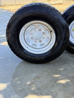 Ford F250SD Steel Rim With Tire