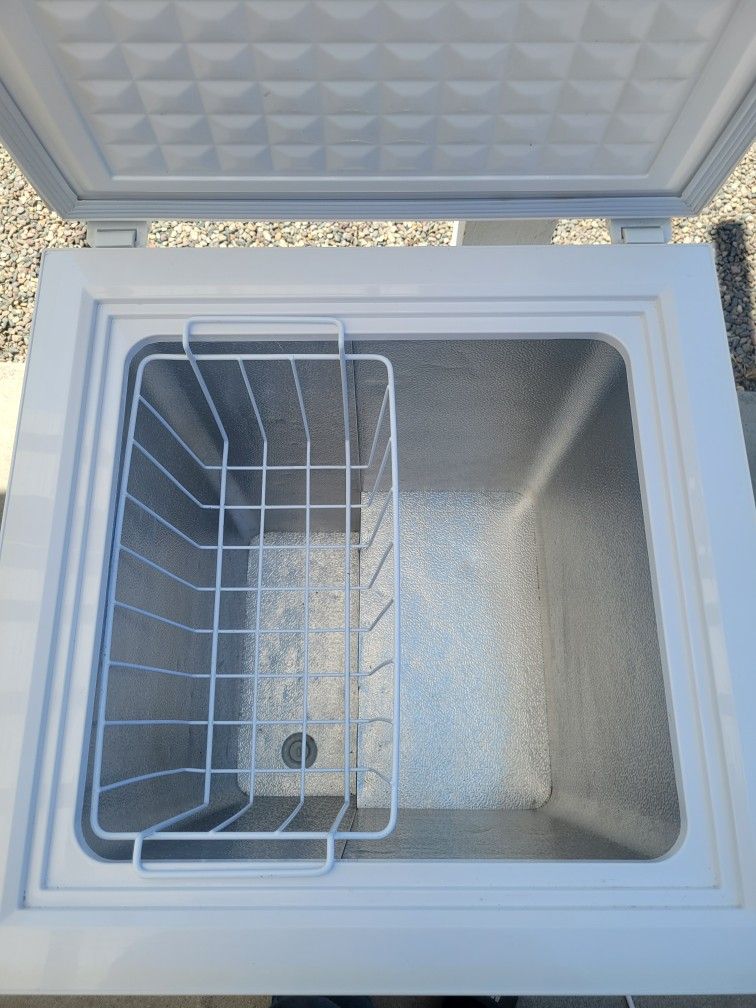 Magic Chef Freezer