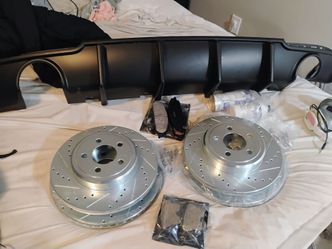 Rear diffuser brake pads and calipers