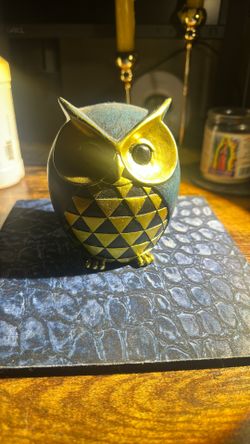 Owl Statue, Small Owl Figurines Decor, Modern Resin Animal Sculpture Decorations Using to Decorative Home Bookshelf Livingroom Office Tabletop TV Stan