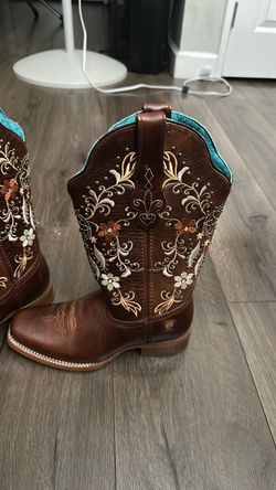 Boots/Botas (size 7) BRAND “NEW”