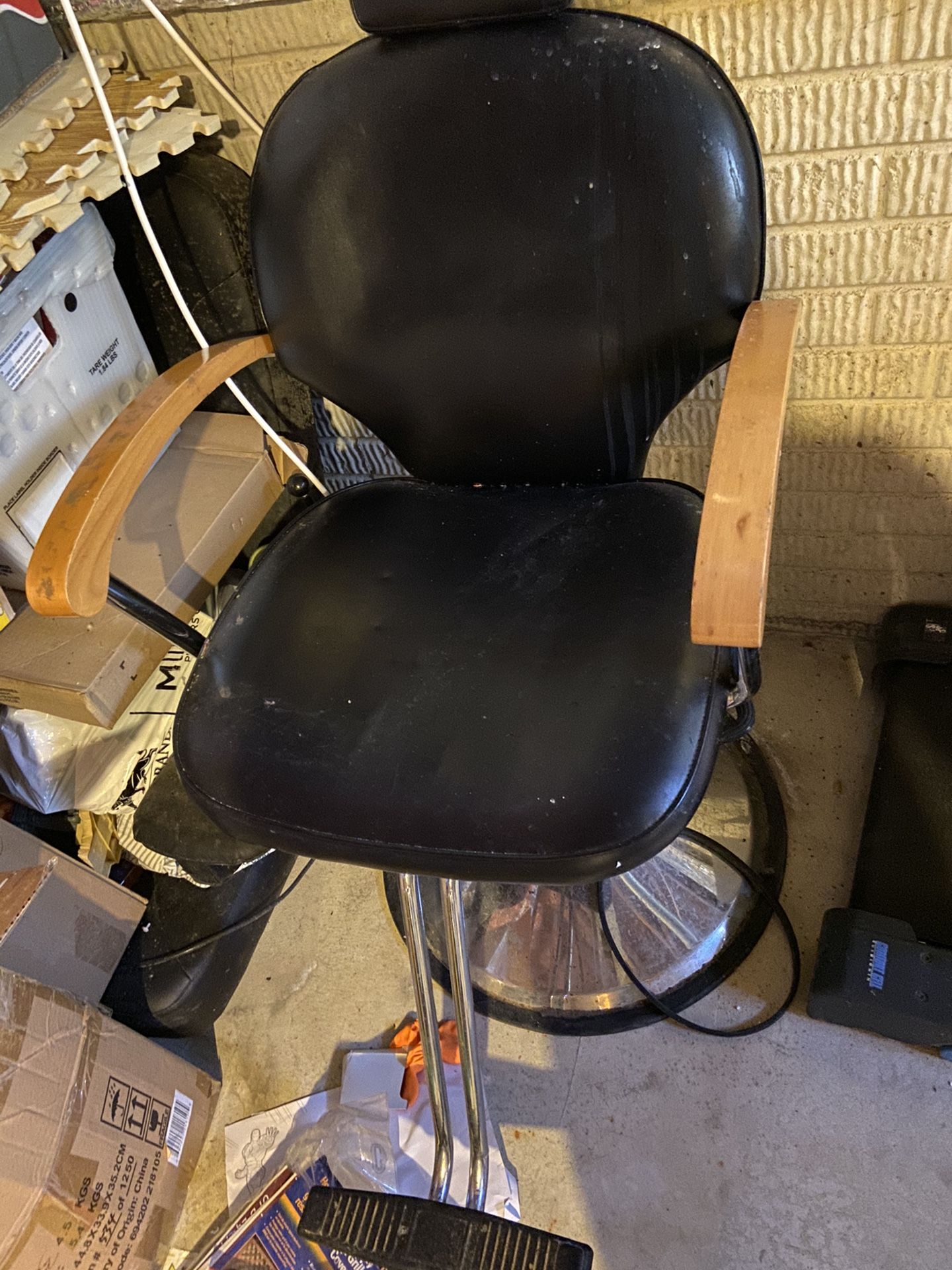 Waxing or facial chairs with recliner
