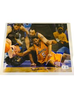 Autographed Vlade Divac Photo-Beckett (WW39700)