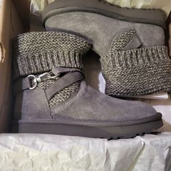 BRAND NEW UGGS BOOTS SIZE 5 WOMEN'S 