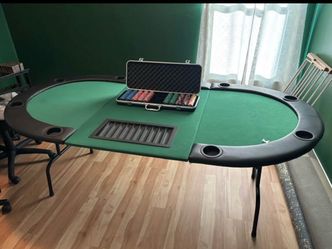 Poker table and chip set