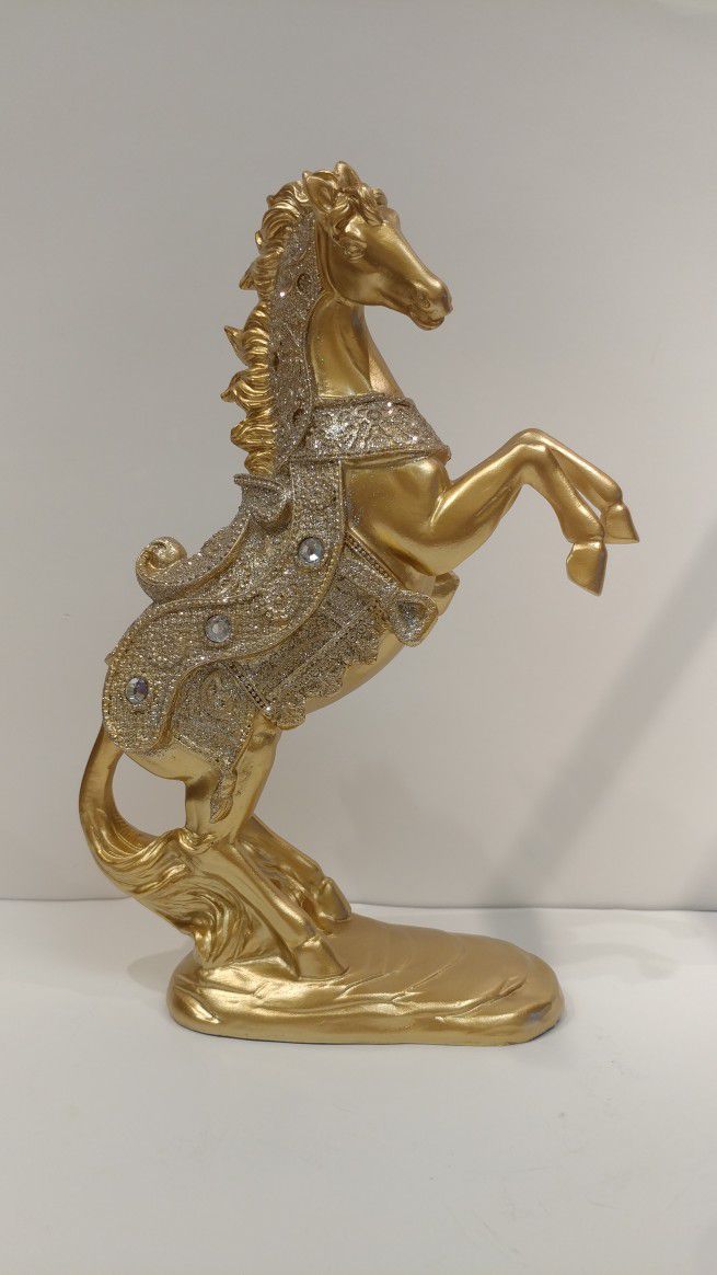 Decorative Horse Figurine / Statuette - $24.99 ( NEW ) gold/silver. poly resin