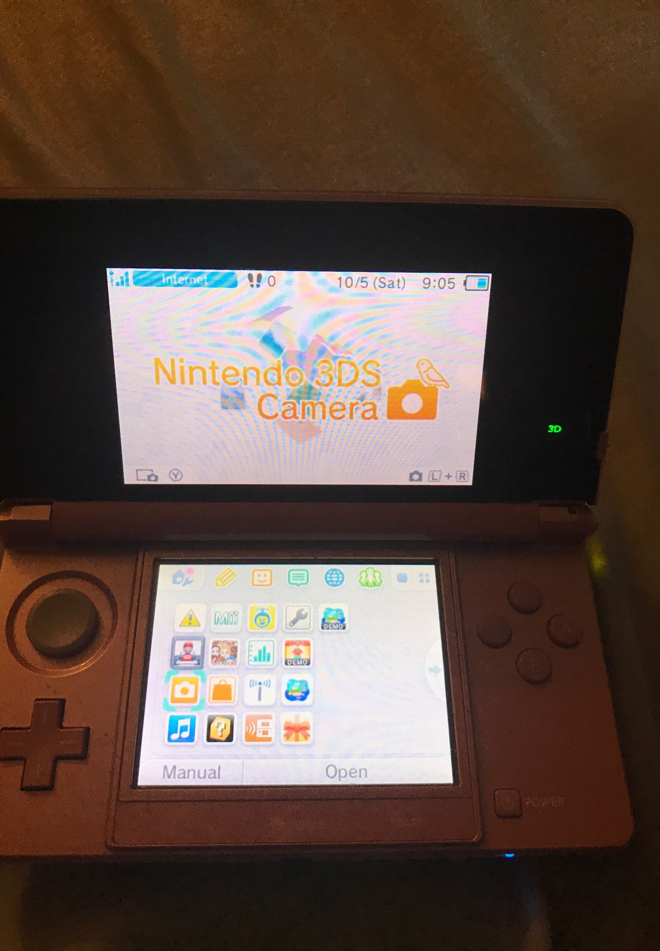 Nintendo 3Ds wit games and charger