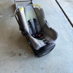 Nunna  Infant Car Seat With Base 2024