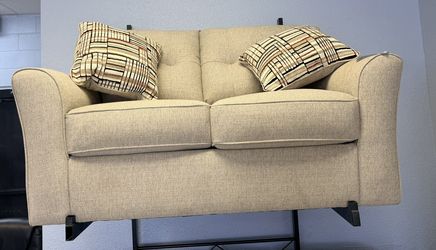 NEW LOVE SEAT WITH PILLOWS