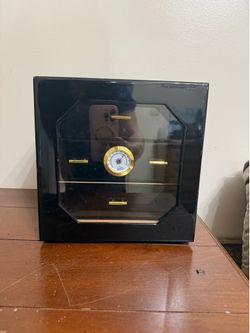 Cigar Humidor with Front Hygrometer,