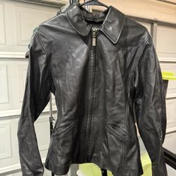 Women’s Kenneth Cole Black Leather Jacket Médium