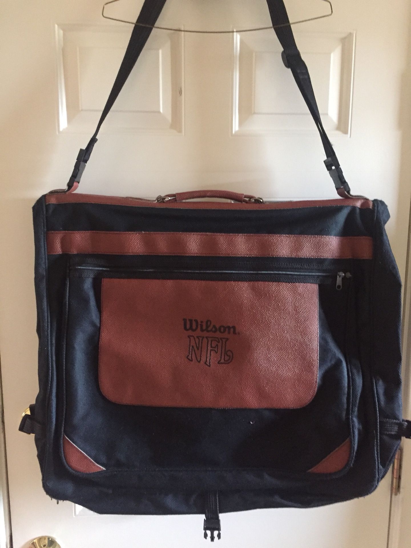Wilson NFL Travel Garment Bag