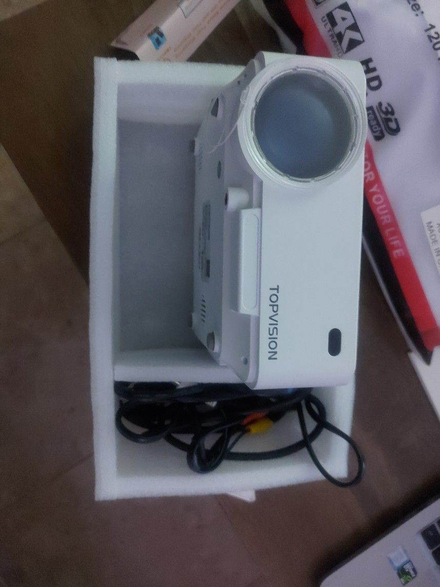 Topvision LED Projector With 120" Screen