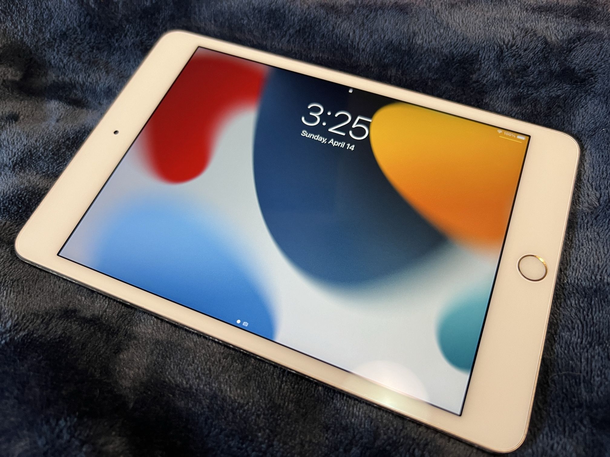Apple iPad Mini 4 128 GB Gold (MK9Q2LL/A)