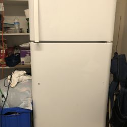 Kenmore Refrigerator 