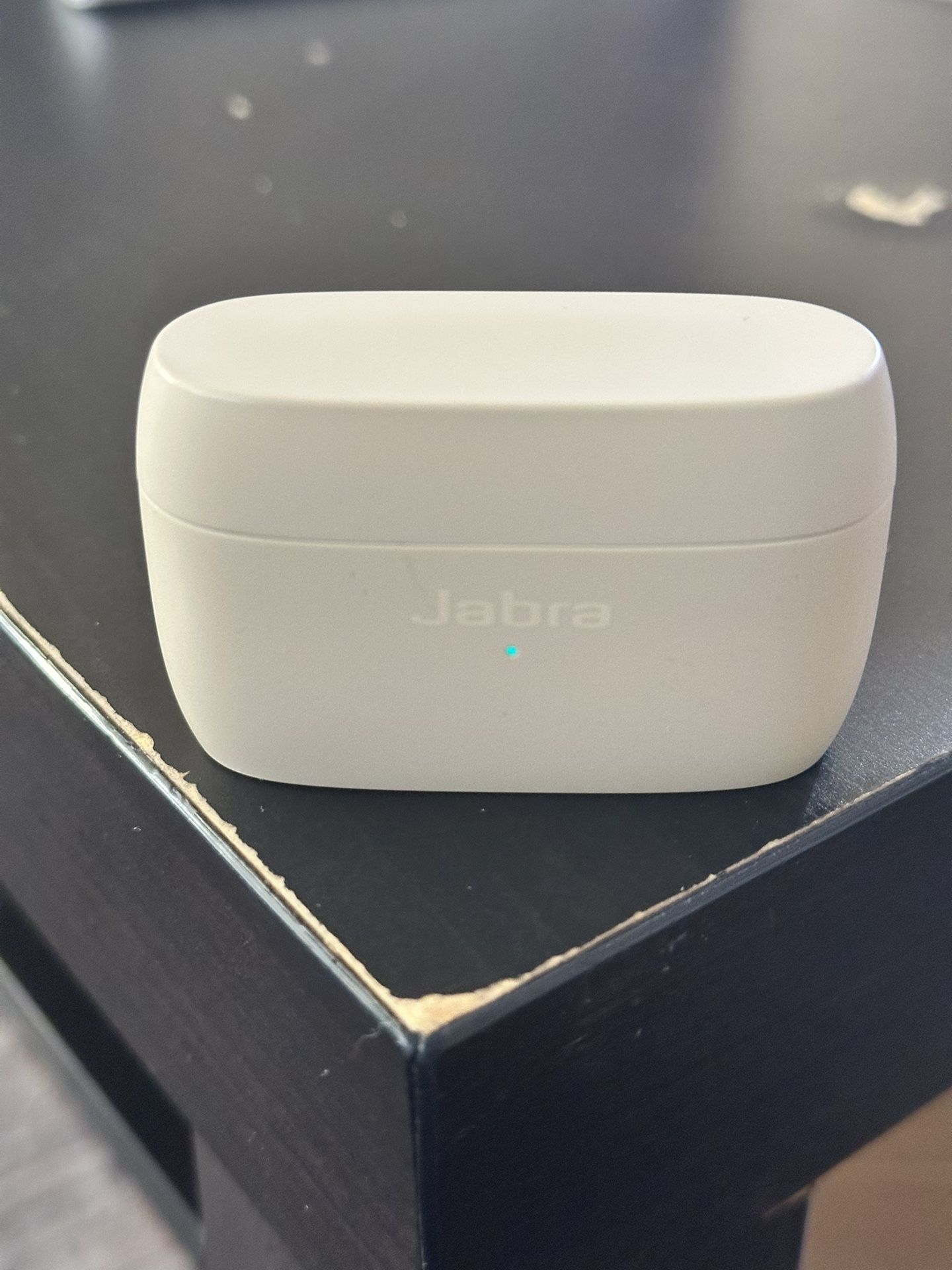 Jabra Elite 5 Earbuds And Charging Case