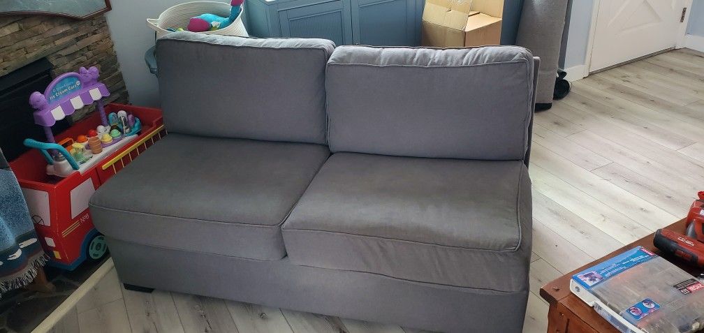 Free Couch 