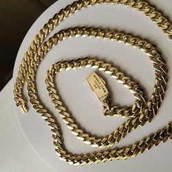 gold Cuban link chain
