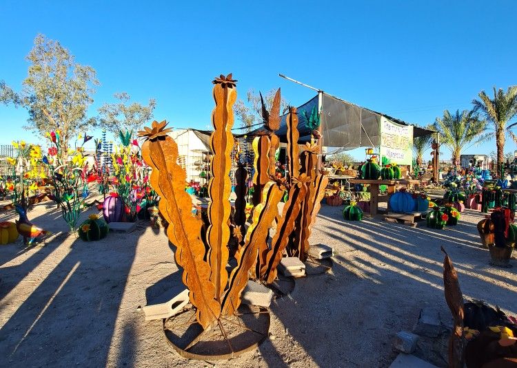 🌵Rustic Yard Art🐞POTTERY 🪴