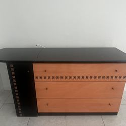 Dresser with Nightstands And Mirror 