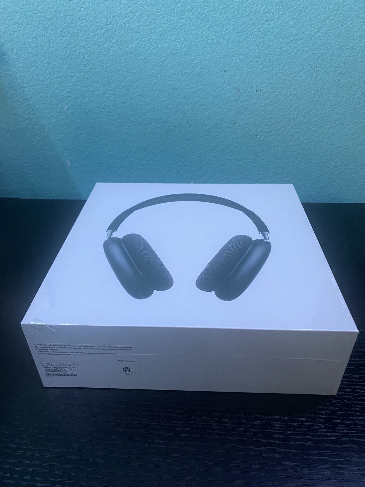 AirPods Max’s Color Midnight