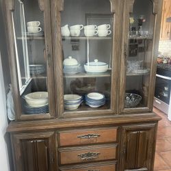 Cupboard/China Cabinet