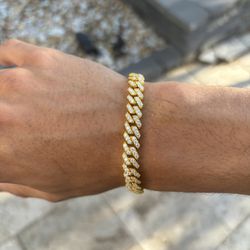 Diamond Test Approved Gold Moissanite Cuban Bracelet 