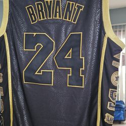 Lakers Bryant Jersey Medium $48 Firm On Price 