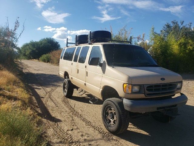 1999 Ford E-350