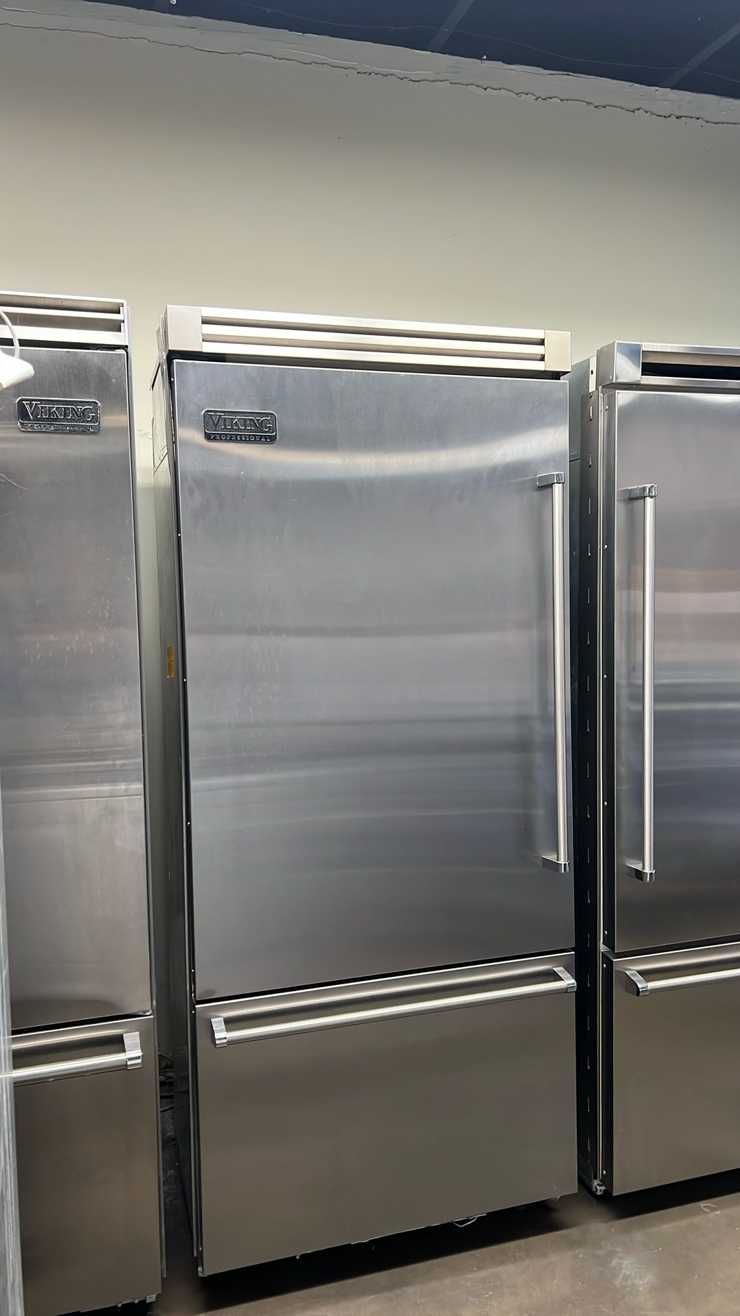Viking 36”Wide Built In Bottom Freezer Refrigerator In Stainless Steel 