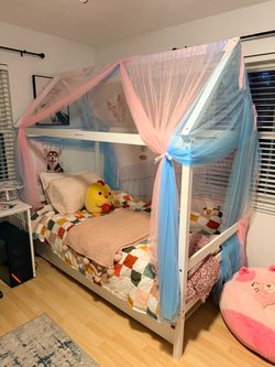 Girls princess bed