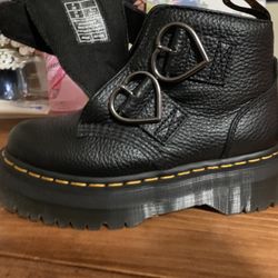 Heart Buckle Doc Martens Black Womens Size 6