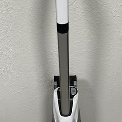 Hoover OnePwr Evolve Pet $50 OBO Missing Charger & Brush End Cap