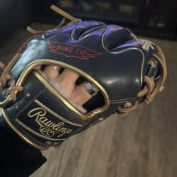 RAWLINGS BASEBALL GLOVE
