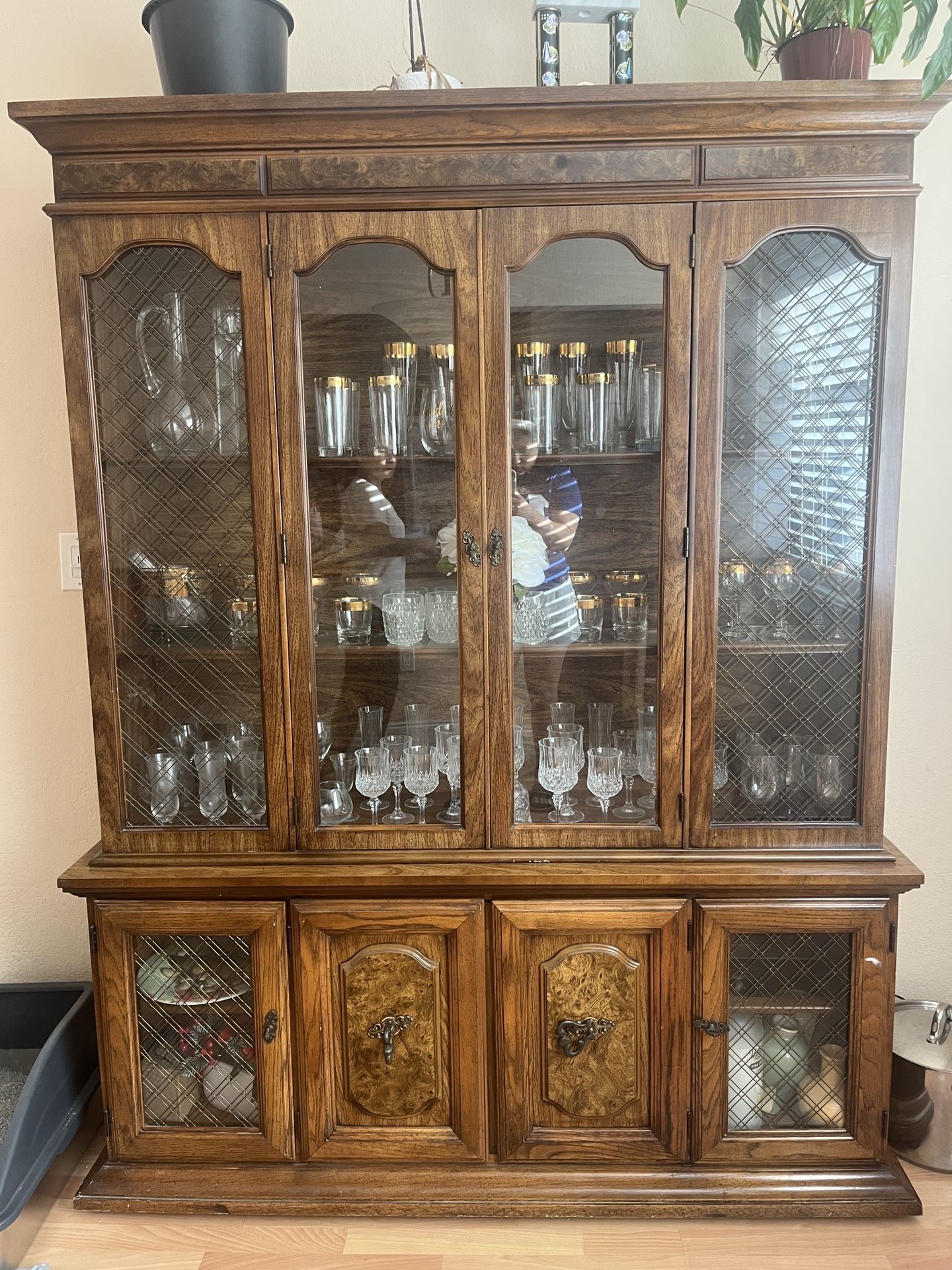 Free China Cabinet