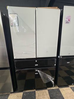 Samsung Bespoke  Refrigerator in White and Black Glass 👻
