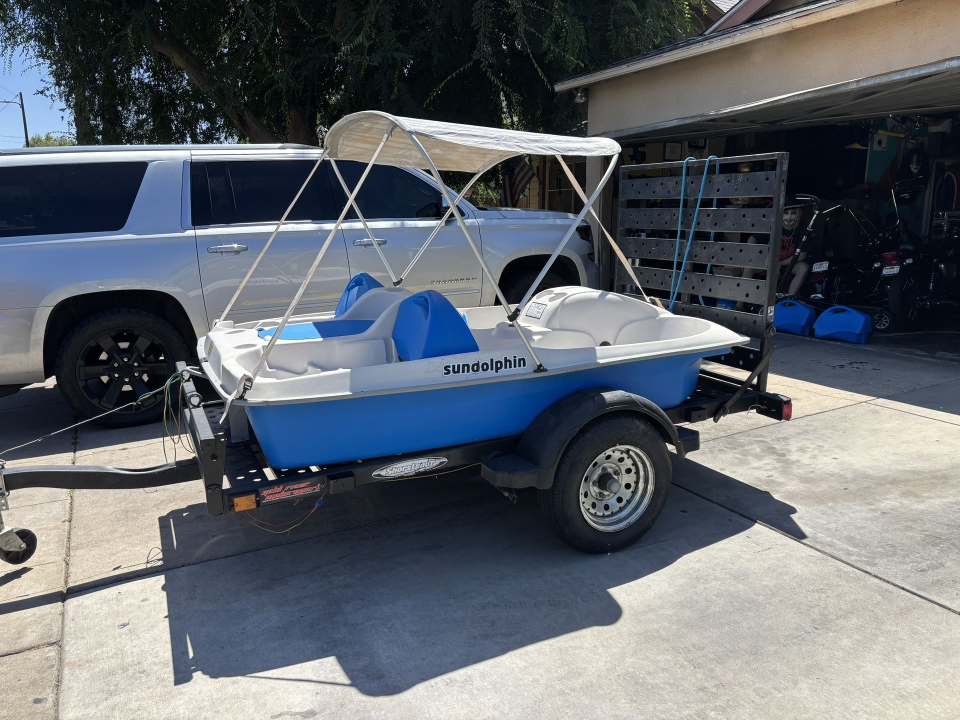 Trailer/ Peddle boat