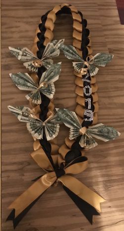 Graduation leis