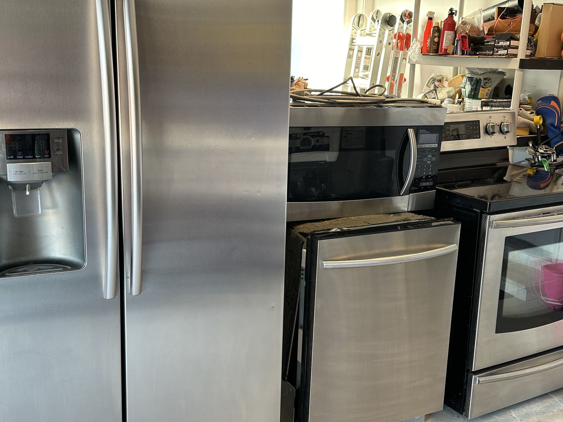 Samsung Stainless Steel Kitchen Appliances $600