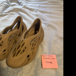 adidas Yeezy Foam RNNR Stone Sage Size 12