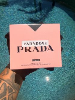 Prada Perfume • Paradoxe Intense