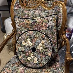 2 Beautiful Lady Chairs 