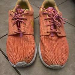 Nikes size 7.5