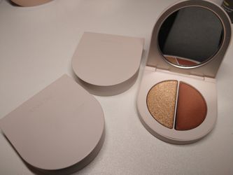ROSE INC
Satin & Shimmer Duet Powder & Cream Eyeshadow