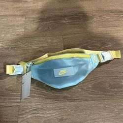 NIKE - HERITAGE (CROSSBODY) !!NEW!!