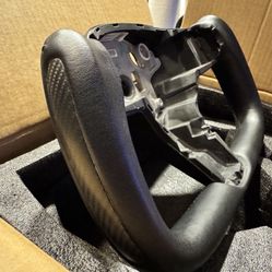 Tesla Yoke Steering Carbon Fiber